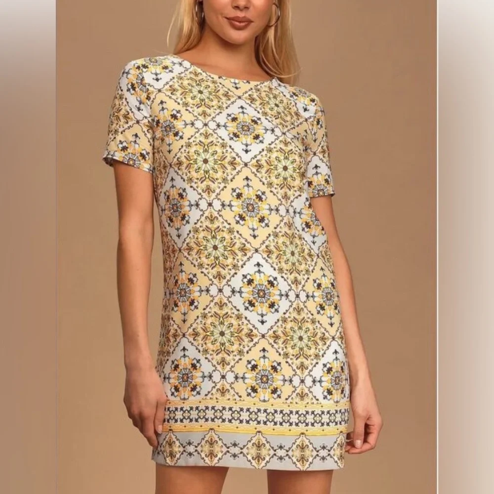 Women’s Lulus Floral Deco Shift Dress in Yellow - Size Small